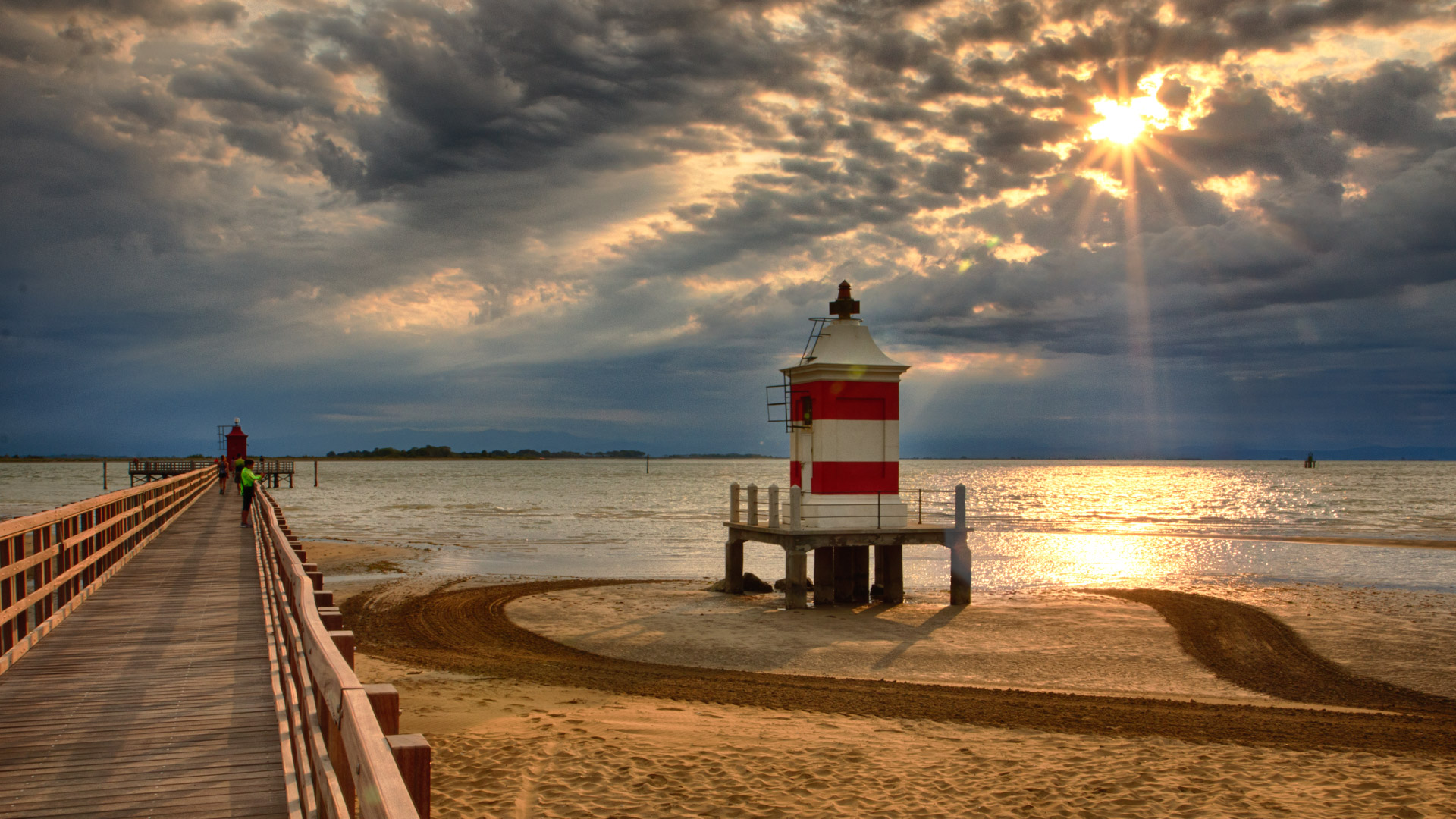 Sonnenaufgang am Leuchturm von Lignano Sabbiadoro Italien - Sonnenaufgang am Leuchturm von Lignano Sabbiadoro